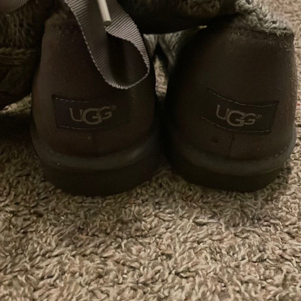 Grey Knit Uggs